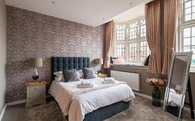 The Most Central Apartment In Canterbury Stunning Interiors, Fully Equipped, City Views And Free Wifi!